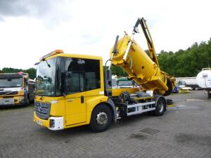 Mercedes Econic 1830 4x2 Euro 6 RHD Fuller vacuum tank 8.1 m3