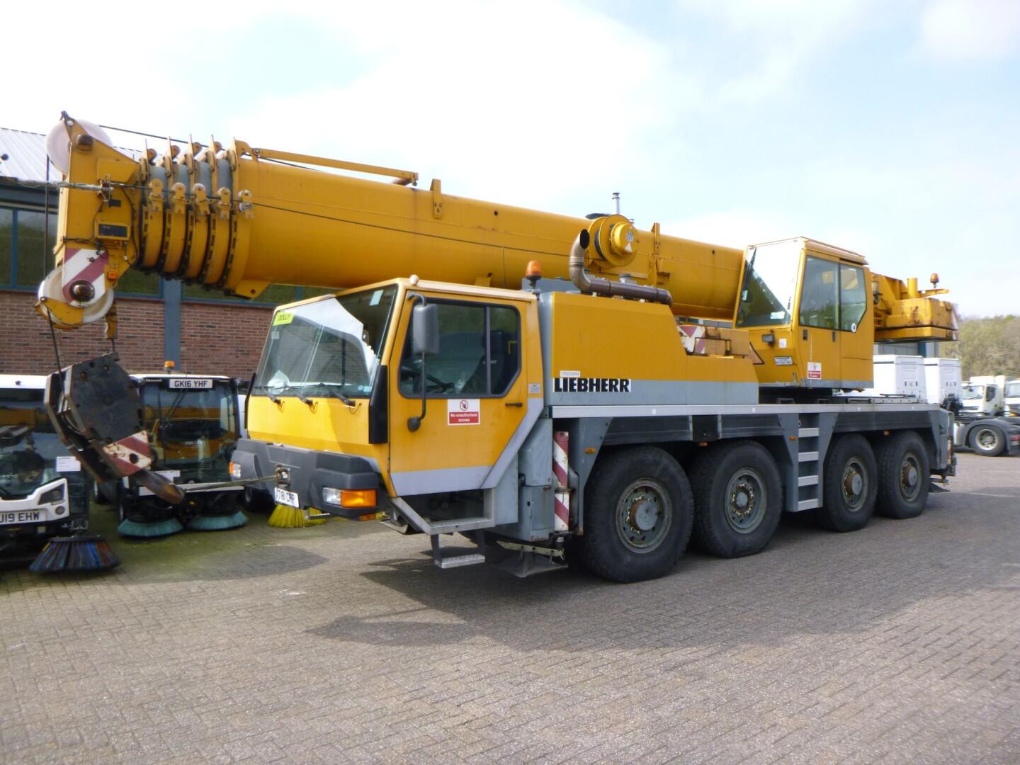 Liebherr LTM 1080/1 8x8 all-terrain crane 80 t / 48 m | Machines | Kraan