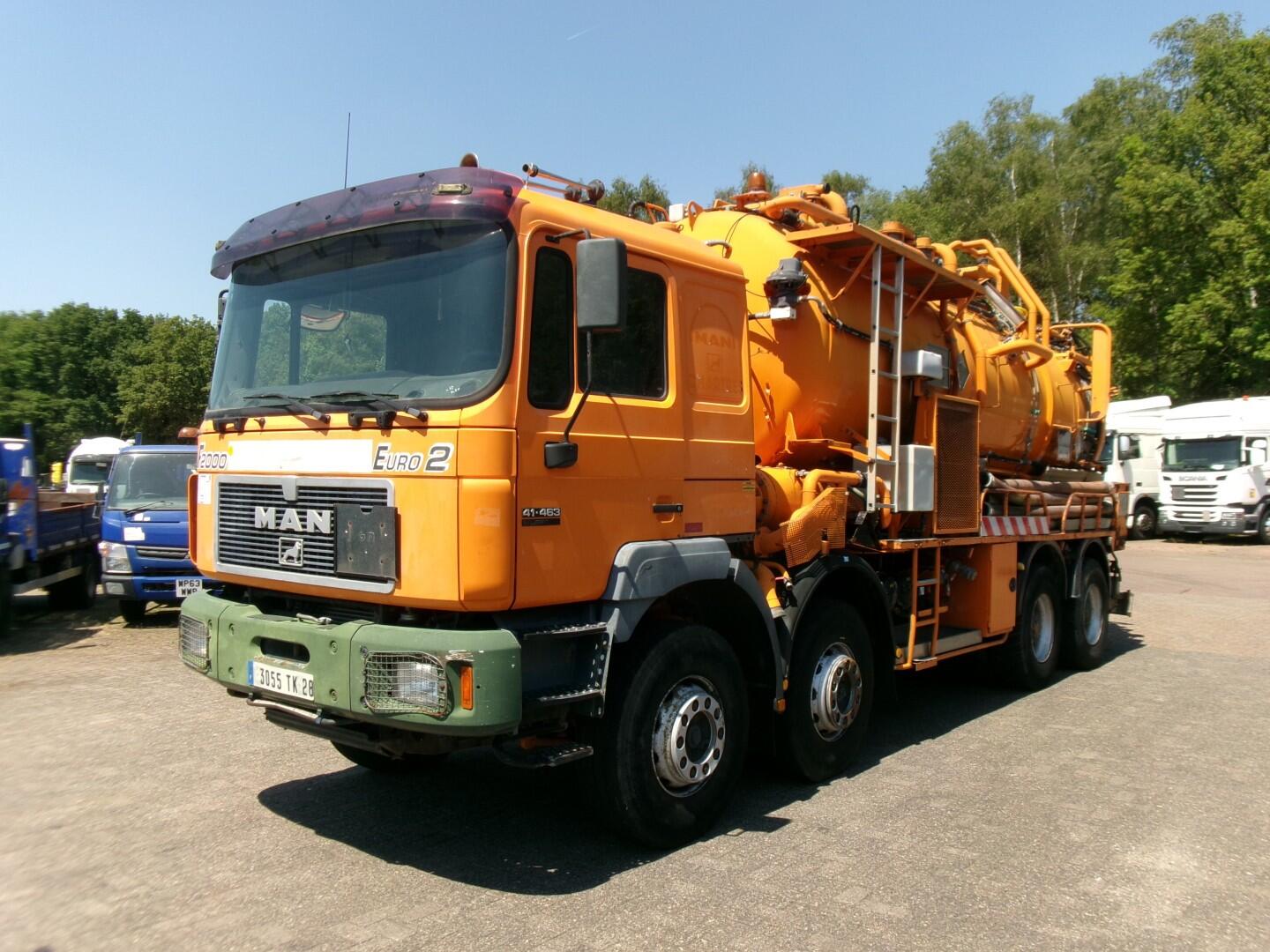 M.A.N. 41.463 8x4 Euro 2 vacuum tank ADR 15 m3 / 2 comp | Vrachtwagen | Kolkenzuiger