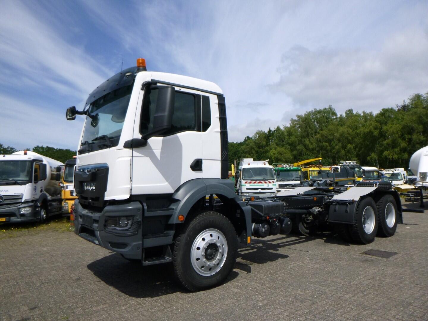 M.A.N. TGS 33.360 6x4 chassis Euro 2 new/unused | Vrachtwagen | Chassis cabine